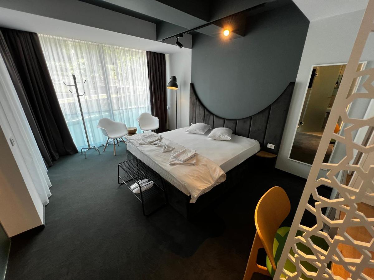 Hotel Arka Оршова Экстерьер фото